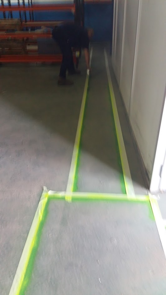 Gas Sevilla - Instalación de arquetas de paso, sifónica y separadora de grasas en nave normativas Emasesa.
