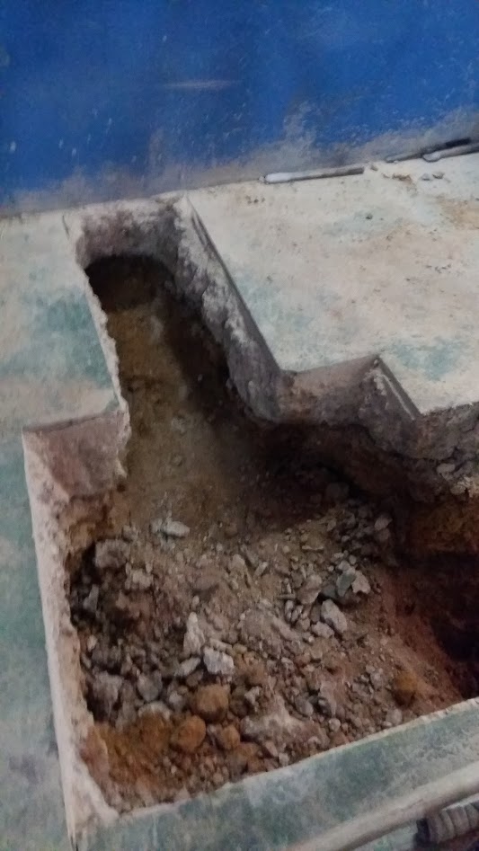 Gas Sevilla - Instalación de arquetas de paso, sifónica y separadora de grasas en nave normativas Emasesa.