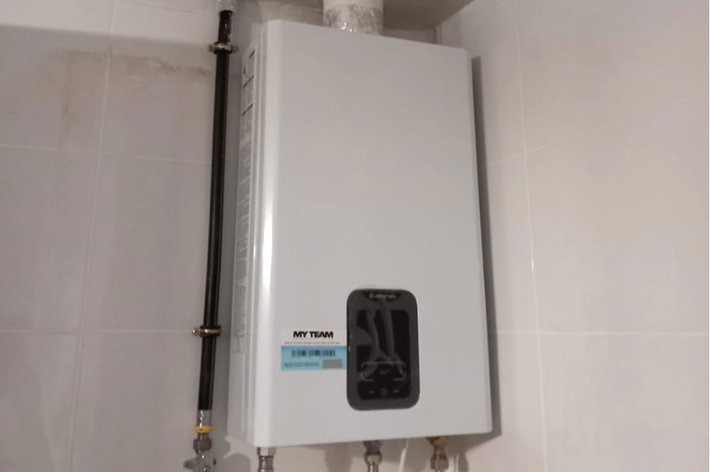 Gas Sevilla - Instalación termo de gas por falso techo